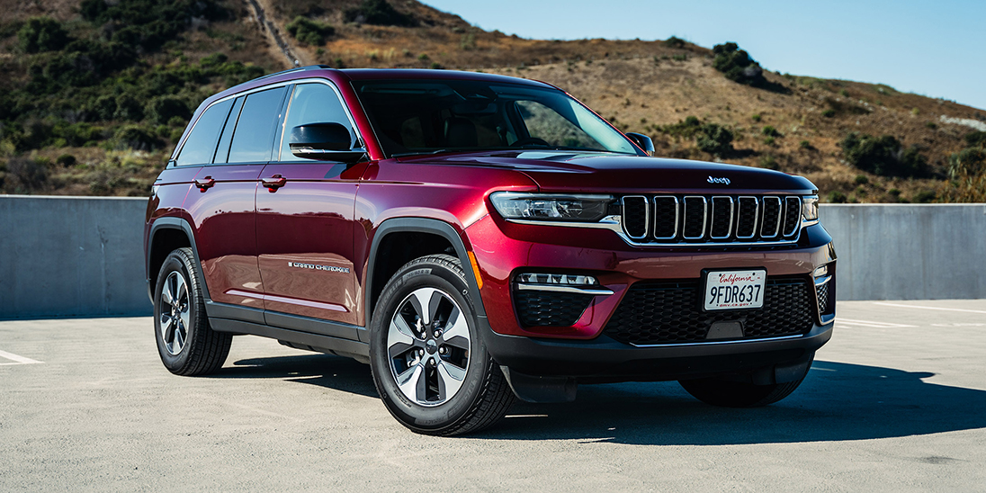 2023_Jeep_Grand_Cherokee_4xe_long-term_001.jpg